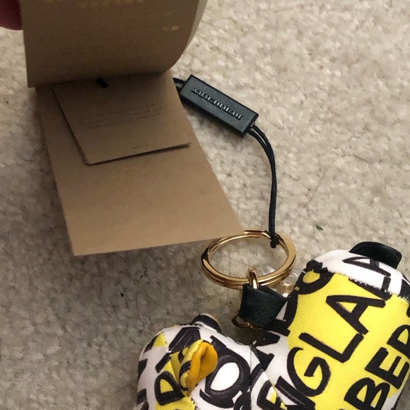 🎁Authentic new with tag Burberry Graffiti charm . - Picture 6 of 9